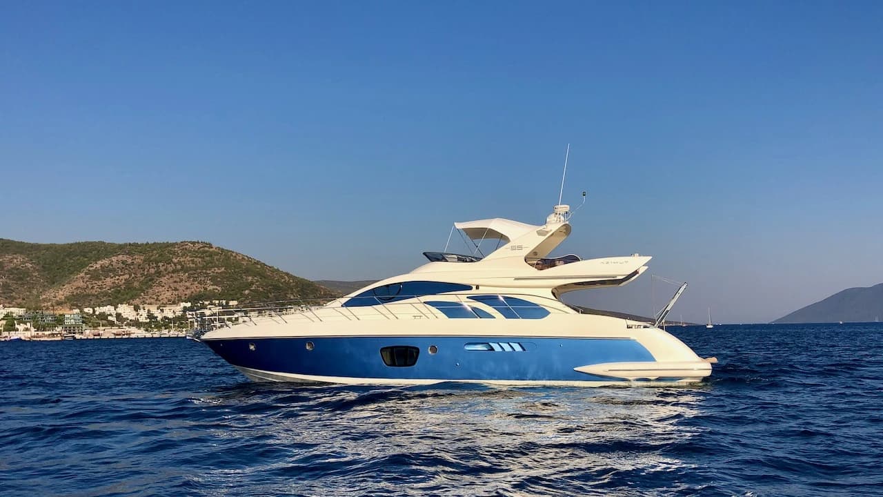 M/Y COSMOS