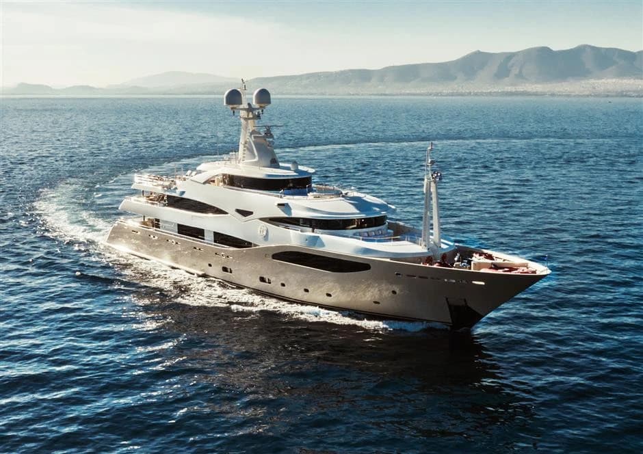 M/Y Light Holic
