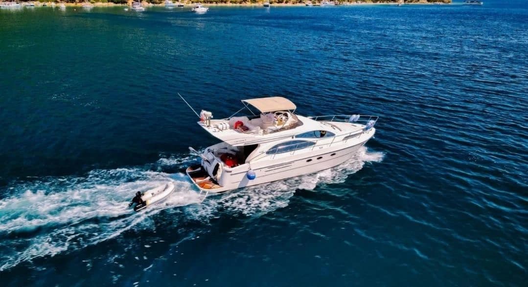 M/Y Ela